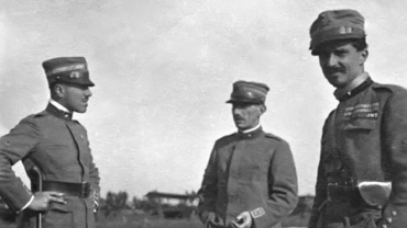 Francesco Baracca insieme a Pier Ruggero Piccio e a Fulco Ruffo di Calabria a Quinto di Treviso nella primavera del 1918