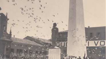 A photograph of the monument's inauguration in June 1936